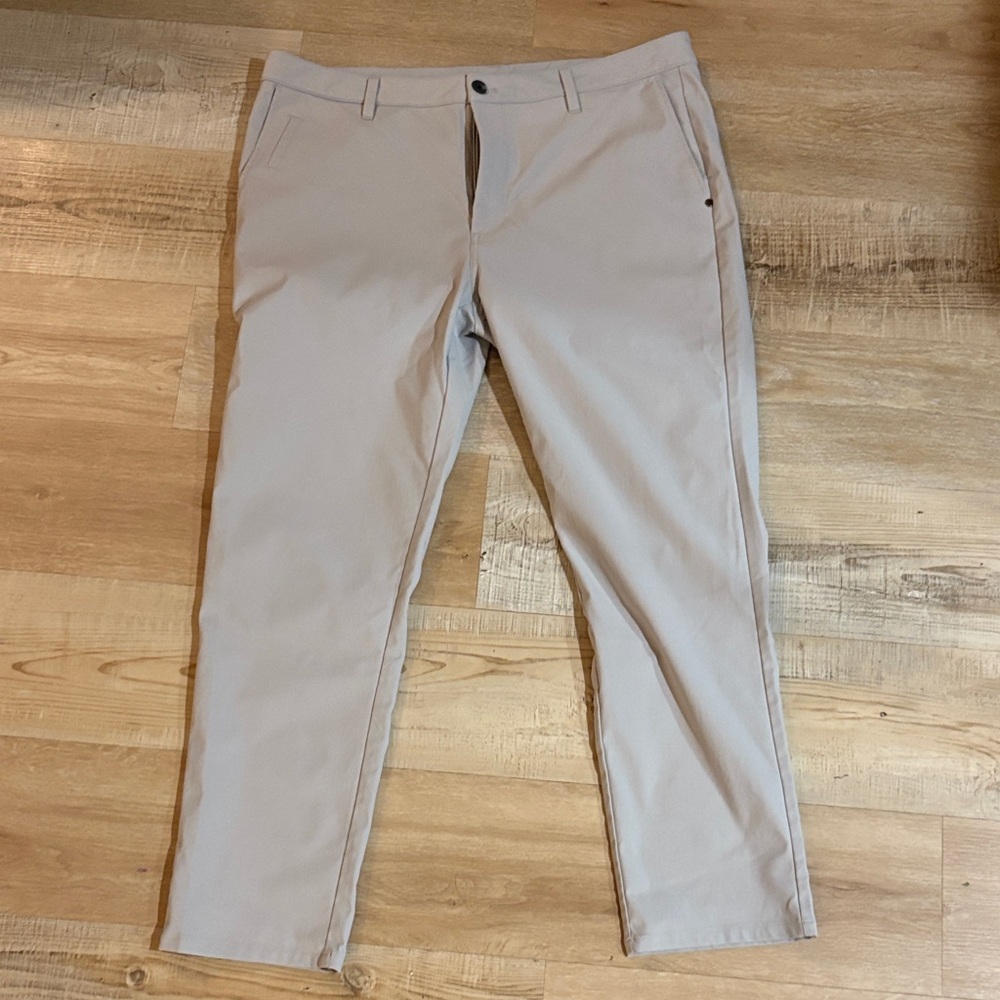 Vuori Men's Gray Pants Size 38x30